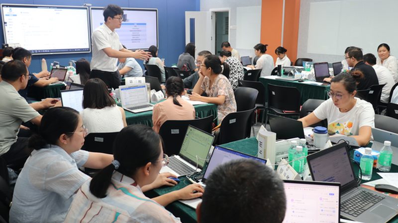 企业拓展培训课程如何精准定位，助力团队成长？**
